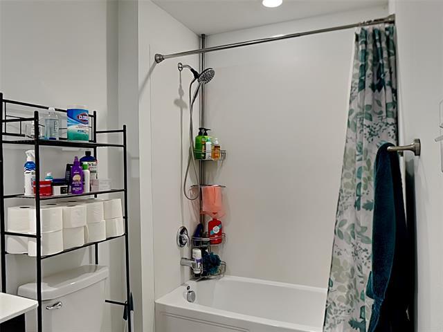 Building Photo - 5603 Elwood Dr