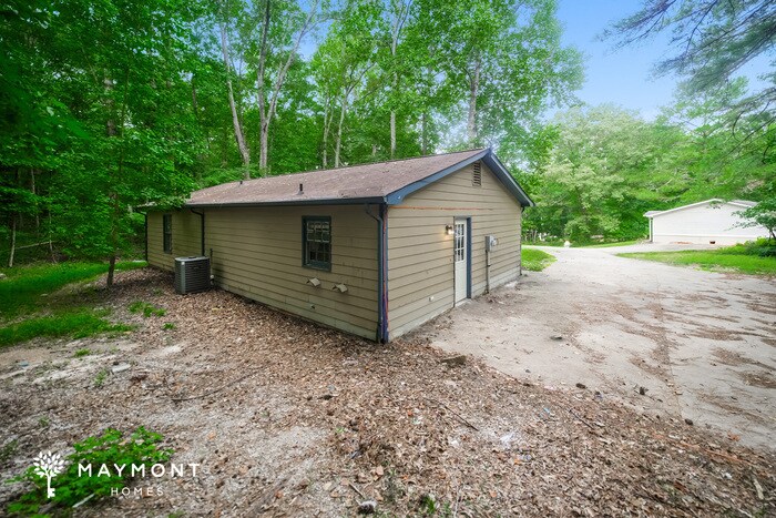 Building Photo - 15 Arbacoochee Rd