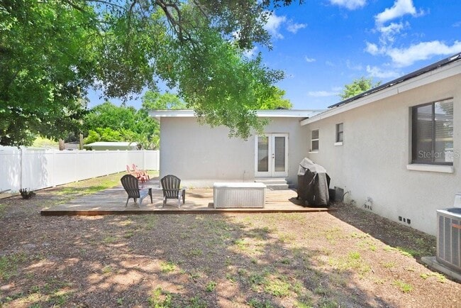 Building Photo - 4415 W Bay Villa Ave