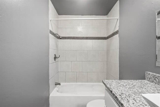 Building Photo - 2817 Green Canyon Dr