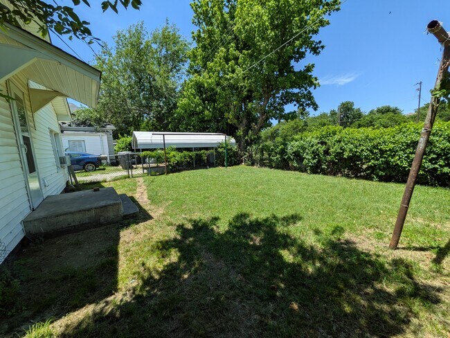 Building Photo - 207 3rd Ave NW