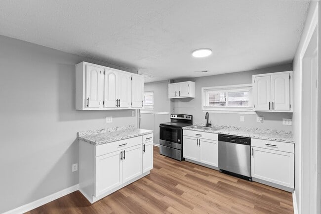 Building Photo - 2707 Woodland Ave