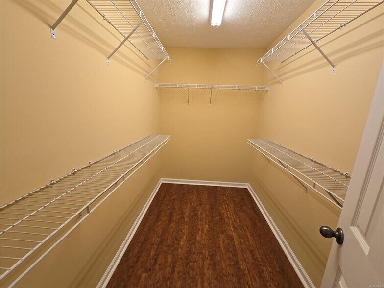 Building Photo - 8701 Will Newton Dr