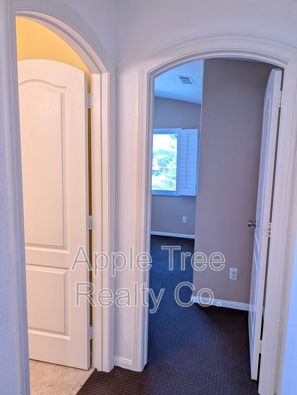 Building Photo - 1560 Gazebo Ln