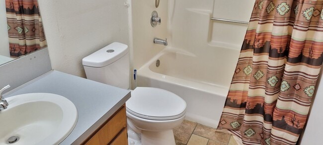 Building Photo - LARGE HOME ON QUIET STREET NEAR HOSPITAL