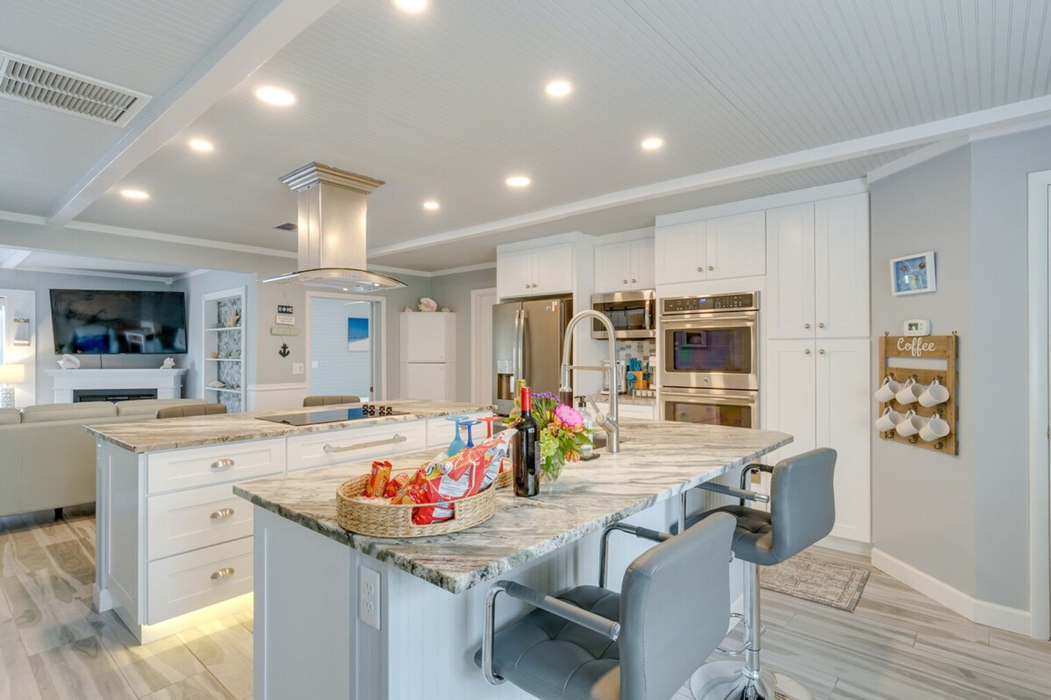 Building Photo - 6908 Antigua Pl