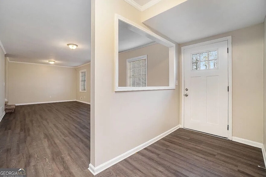 Building Photo - Room in House on Granada Pl