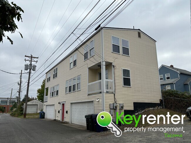 Building Photo - Exceptional 2 Bed 2 Bath Downtown Condo