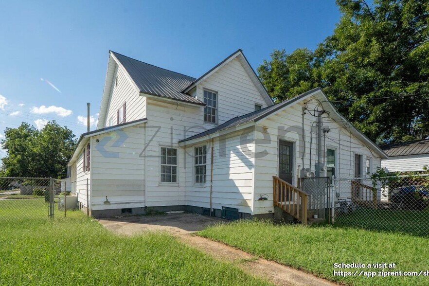 Building Photo - 3511 Clopton St SW