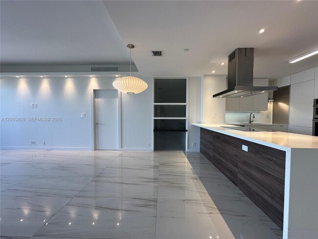 Building Photo - 251 Crandon Blvd