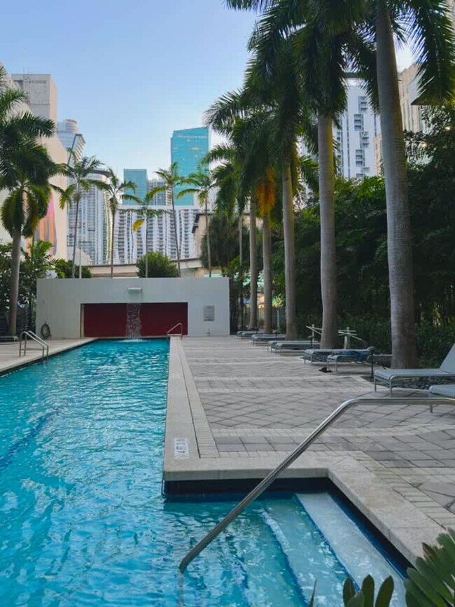 Building Photo - 137 NE 2nd Ave