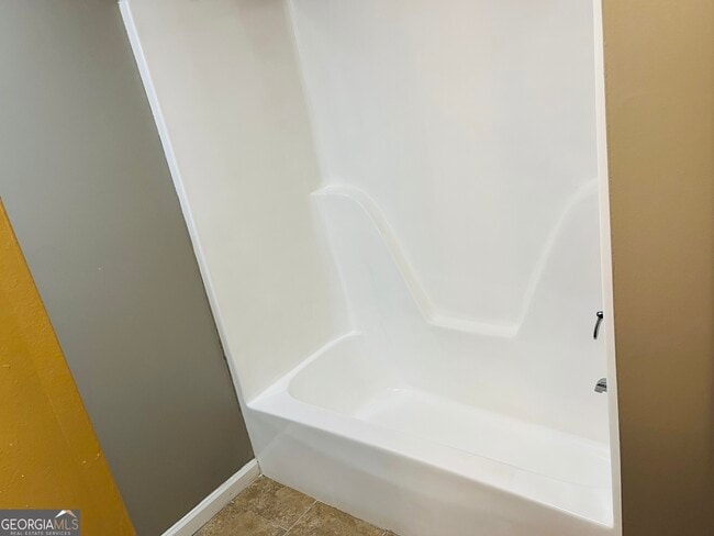 Building Photo - 142 Summerwood Dr