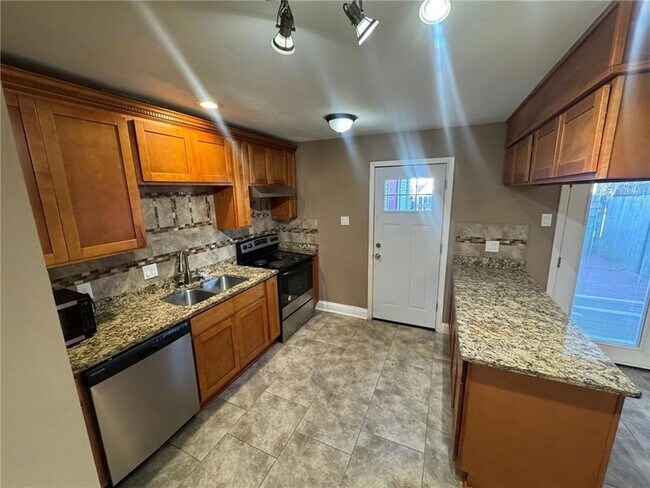 Building Photo - 309 Cherry Blossom Ln