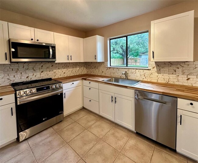Building Photo - 709 Brookside Pass