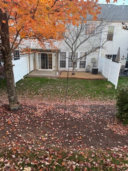 Building Photo - 113 Honey Creek Ln