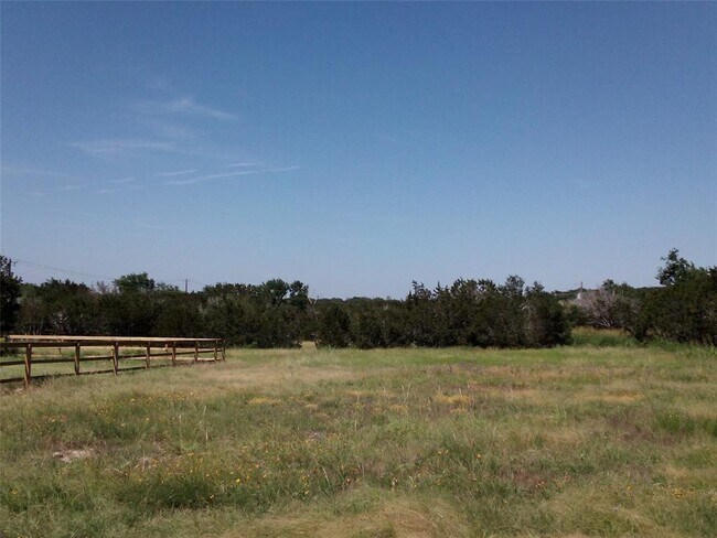 Building Photo - 51 Private Rd 901