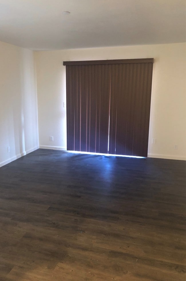 Building Photo - Pinewood Place