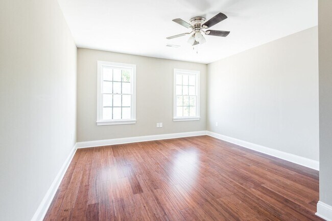 Building Photo - Stunning 2 Bedroom in Churchill Coming soon!