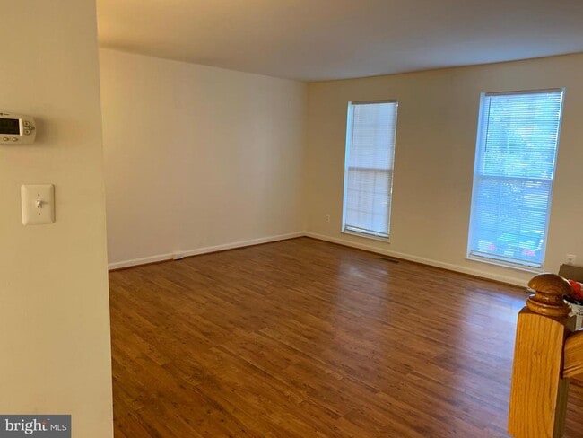 Building Photo - 43506 Postrail Square