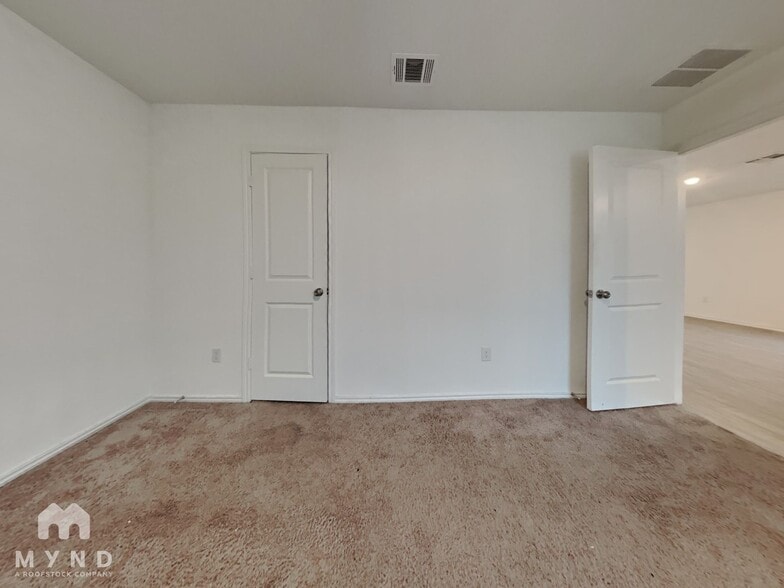 Building Photo - 14521 Payton Flts