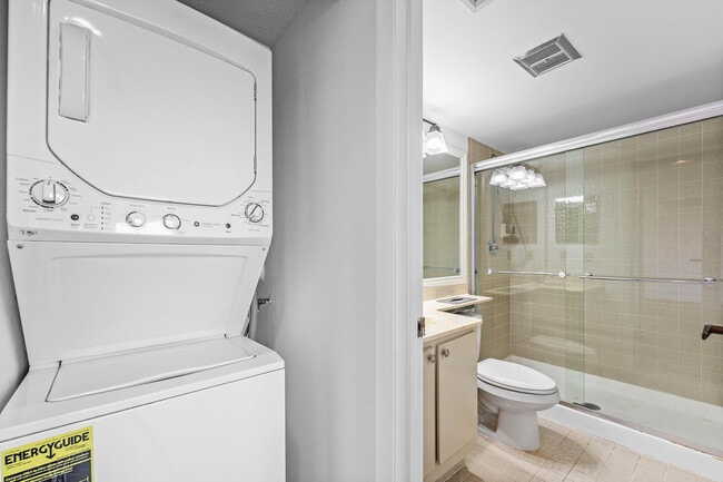 Building Photo - 6662 Boca Del Mar Dr