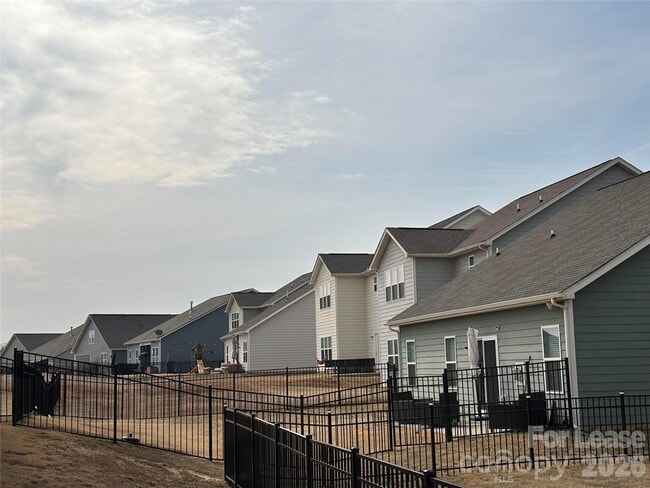 Building Photo - 126 Canada Dr