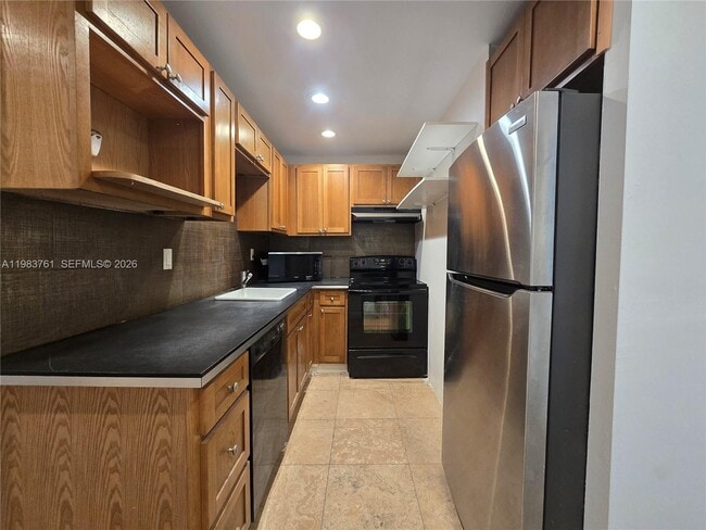 Building Photo - 223 S 17th Ave