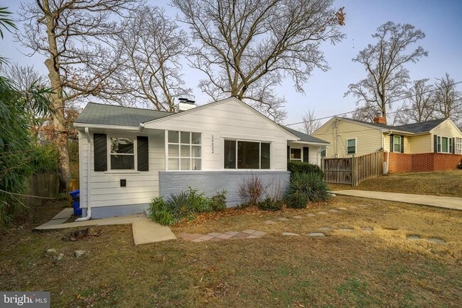 Building Photo - 10022 Brunett Ave