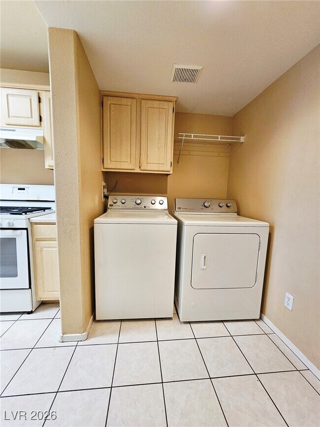 Building Photo - 10108 Rising Tree St