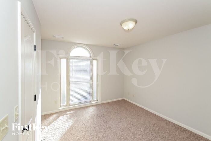 Building Photo - 10777 Plantation Dr