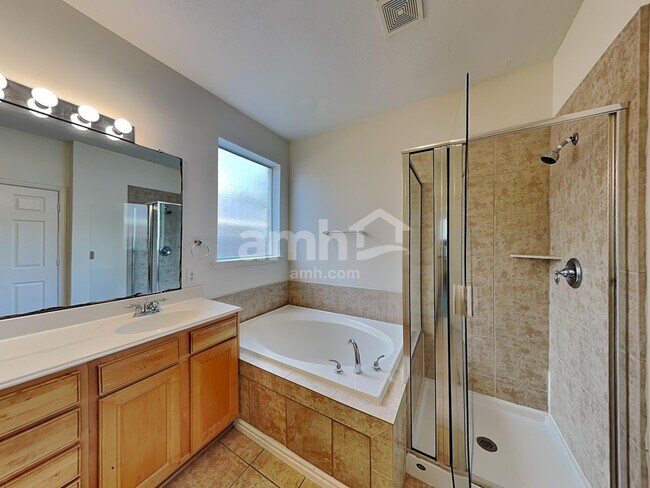 Building Photo - 2610 Dawn River Ln