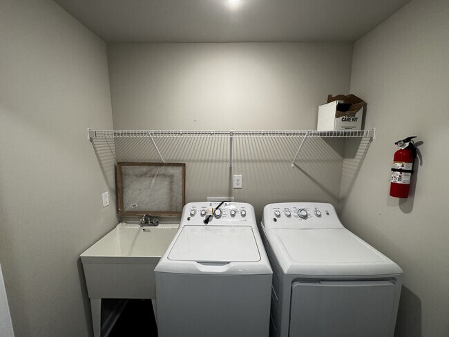 Building Photo - 232 Westfield Dr