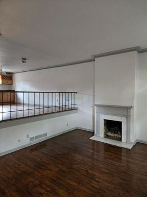 Building Photo - Upscale beautiful and spacious 3-bedroom, 2.5-bathroom apartment Oakland/Shadyside area