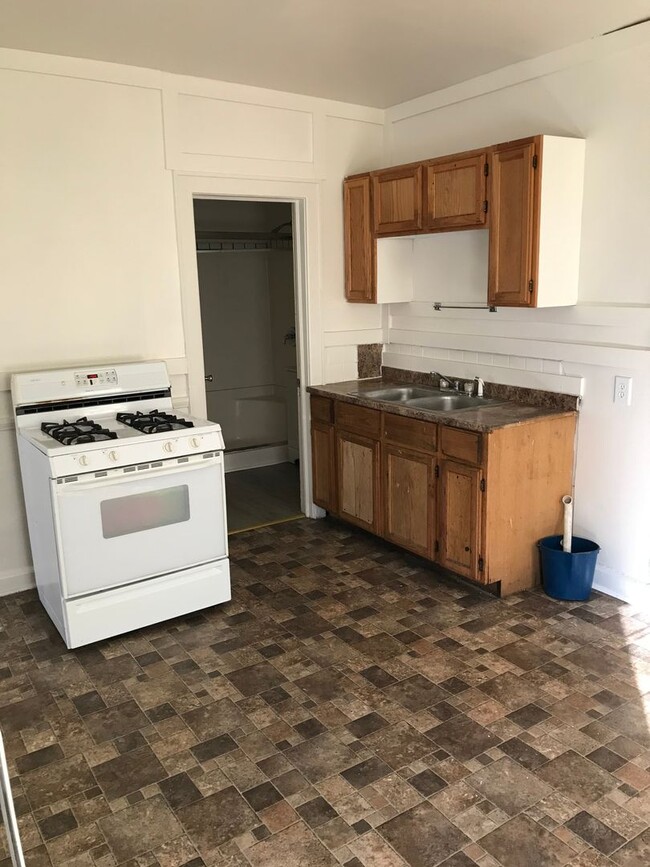 Building Photo - 2479 S 9th Pl