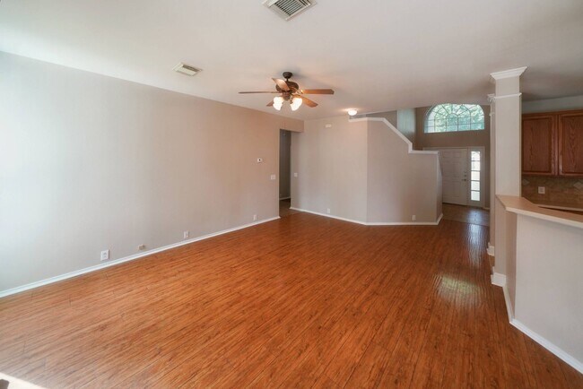 Building Photo - 4736 Green Bluff Dr