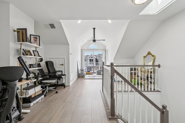 Building Photo - 458 Buffalo Ct