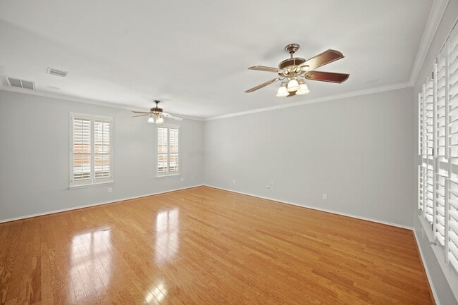 Building Photo - 1014 Rochow St