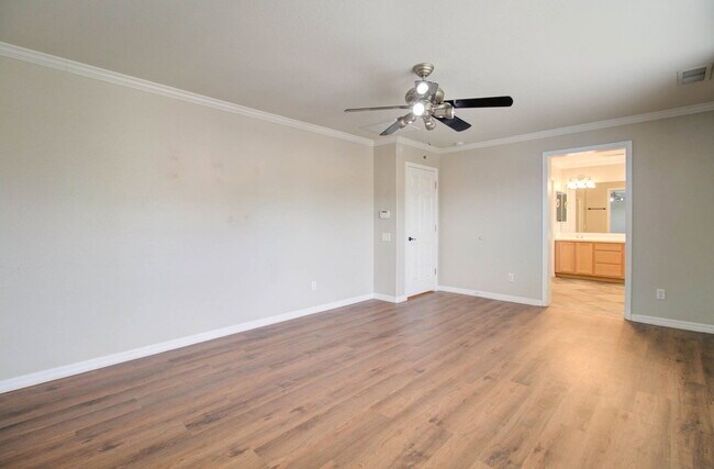 Building Photo - 2143 W Marconi Ave