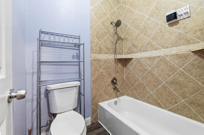 Building Photo - 2734 Fordham Rd