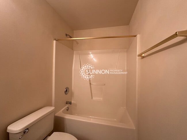 Building Photo - 4 Bed 2.5 Bath in Old Stone Crossing