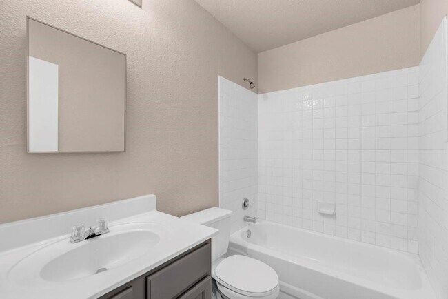 Building Photo - 2406 Glen Field Dr
