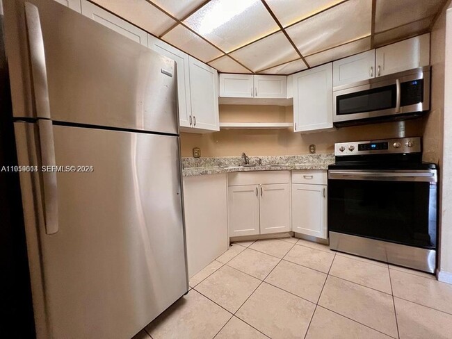 Building Photo - 3300 Spanish Moss Terrace