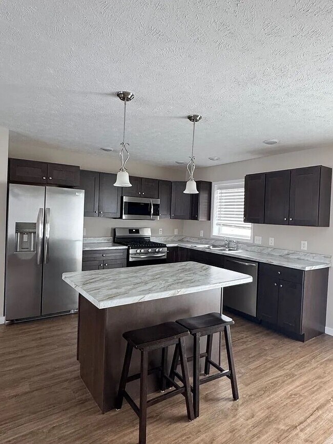 Building Photo - Available Now! Beautiful Traverse City Home for Rent! $3,100/Month