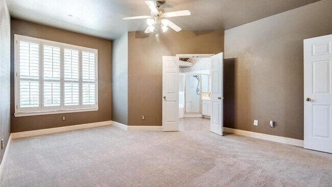 Building Photo - 452 Richmond St