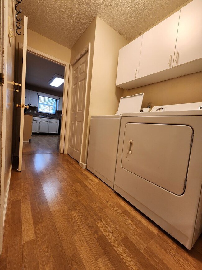 Building Photo - Maryville 37801- 3 bed 2.5 bath condo - call Tom Parry 865-607-3649