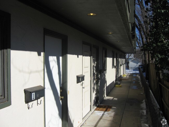 Building Photo - Perry Apartments