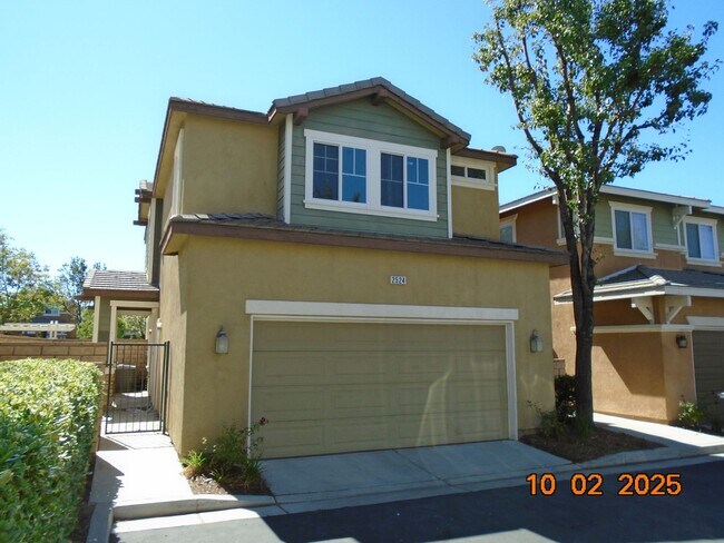 Building Photo - 2 bedroom condo in Vineyards gated community