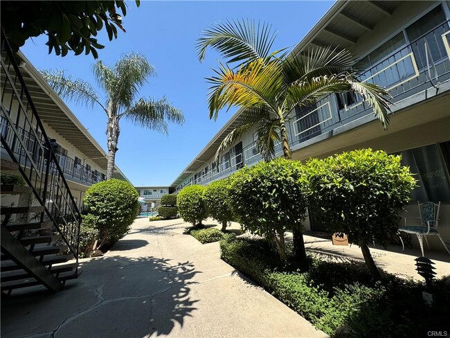 Building Photo - 7745 Laurel Canyon Blvd