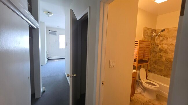 Building Photo - 77 Colgate St