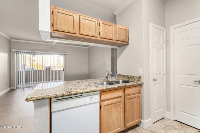 Building Photo - 5401 E Van Buren St